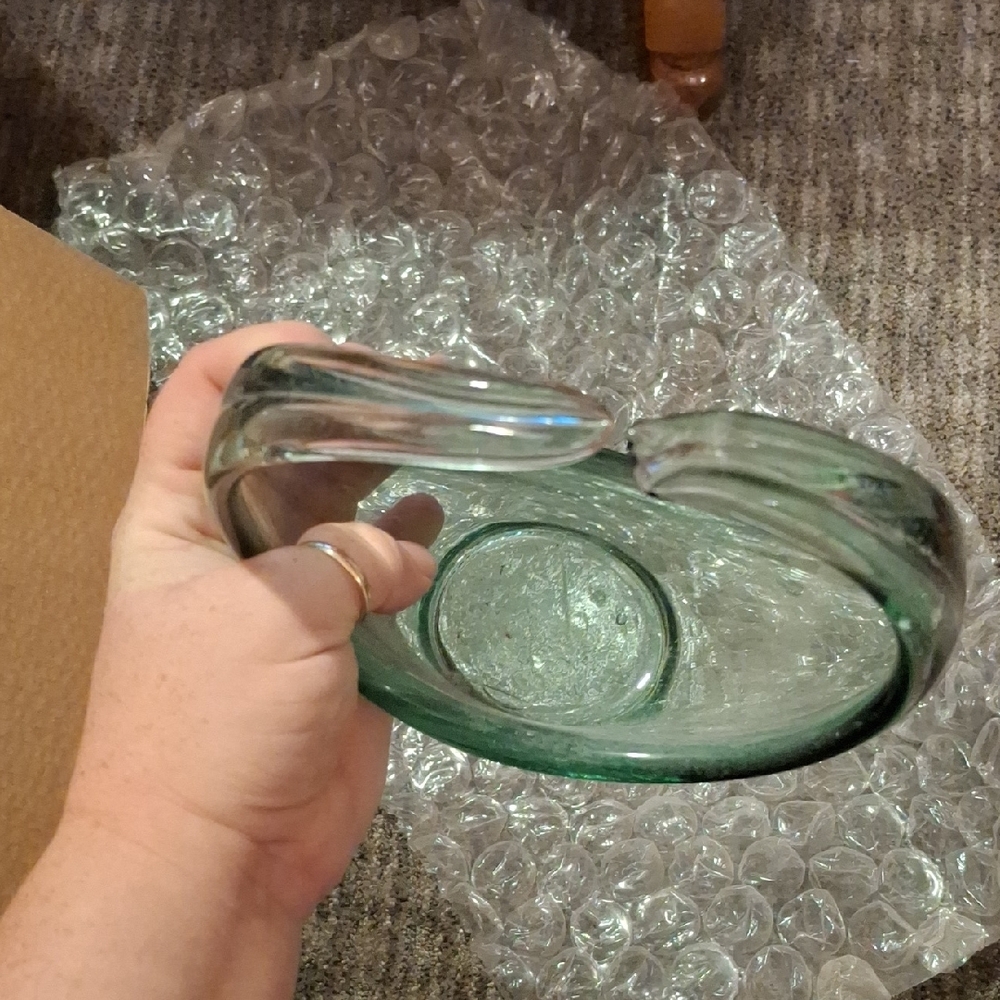 Glass - Picture 4 of 6